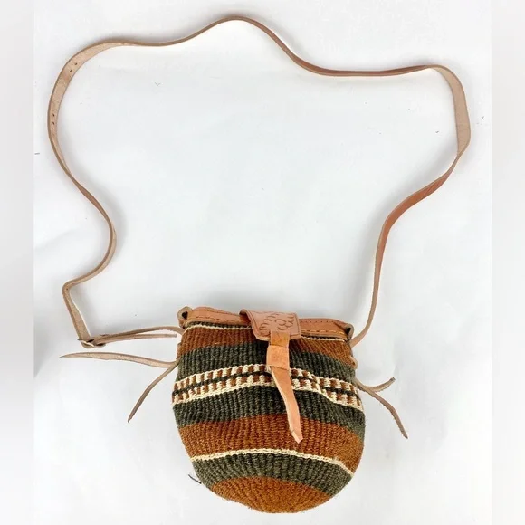 NWOT Sisal and Leather African Sling Bag (CROSSBODY) - Picture 6 of 8